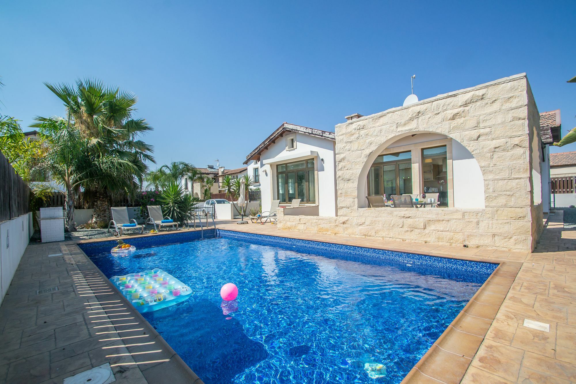 Rada'S Vacation Home 아이아 나파 외부 사진